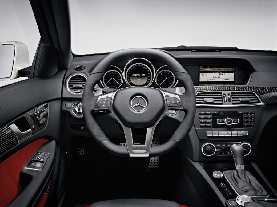  Mercedes-Benz C63 AMG Coupe 2012 года  (фото 81 из 113)